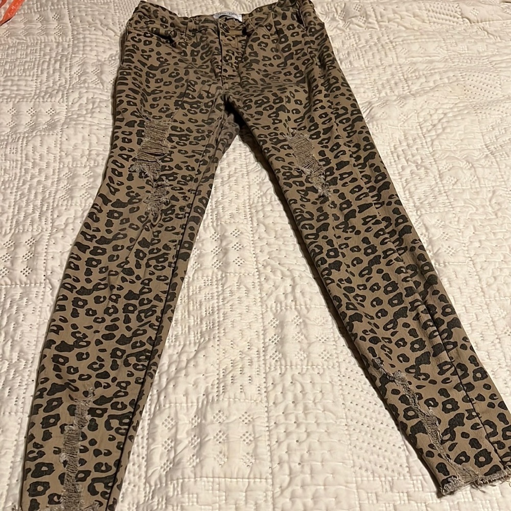 Boutique Bleu Bleu Distressed Cheetah Denim Jeans Sz 9
